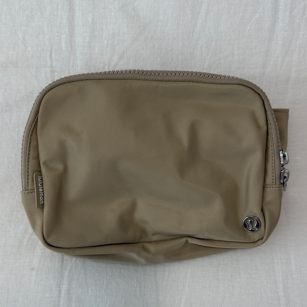 Lululemon Tan 2L Everywhere Belt Bag